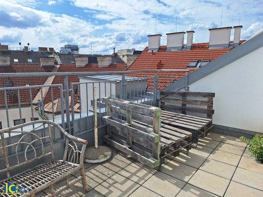 20m² Gemeinschaftsterrasse im DG 2