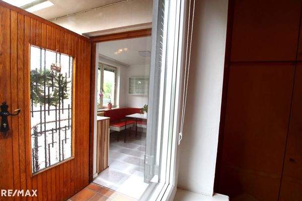 Loggia Eingangsbereich EG