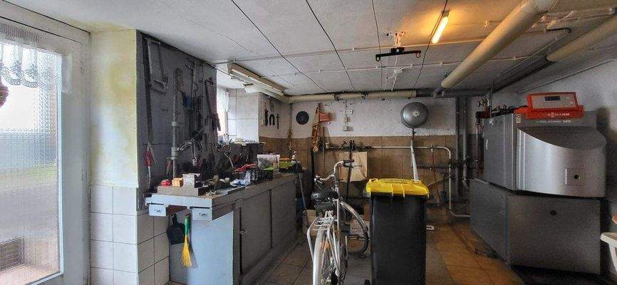 HEIZUNGSRAUM MIT WERKSTATT 