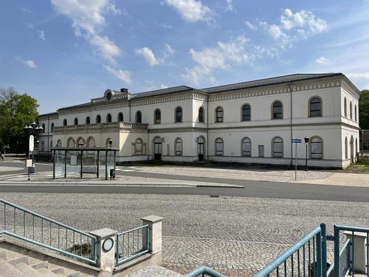 Bahnhofsgebäude.png