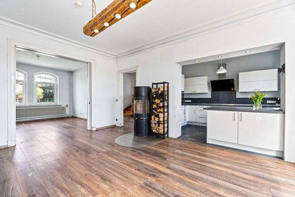 Esszimmer mit Blick in die Küche