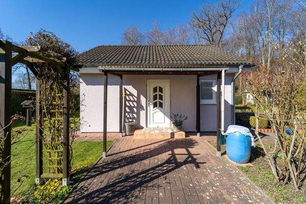 Außenansicht + Garten