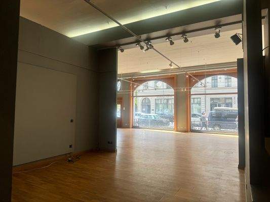 Ladenfläche hinten links