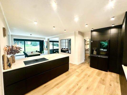 Hochwertige Einbauküche