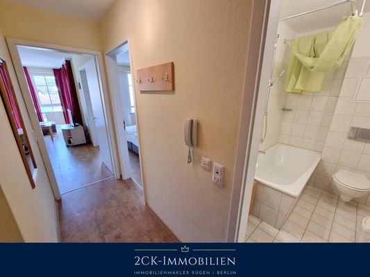 mit Badezimmer