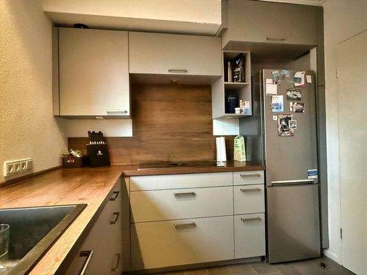 helle Einbauküche vom Küchenfachgeschäft