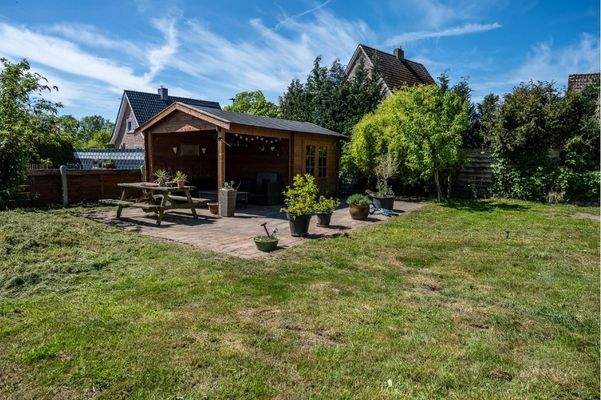 Blockhütte mit Terrasse