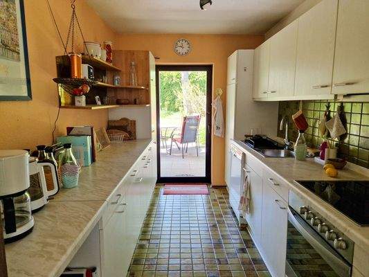 zur Küche mit 7,9 m²