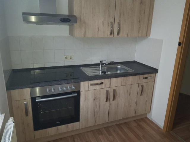 2-Raum-Wohnung mit Einbauküche in Ellefeld, ca. 40 m² – ab 01.05.2026 - Foto 3