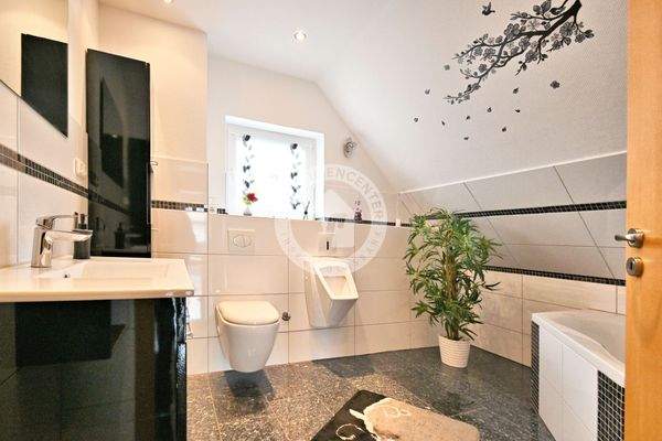 Bad im OG (Ansicht 1)