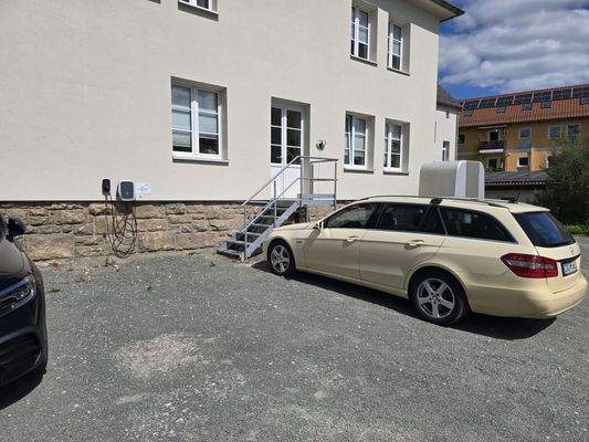 Stellplatz mit Ladestation