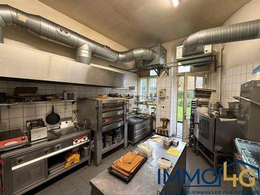 32710908-30a6-4583-be25-b3f7e16bf273