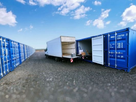 Container