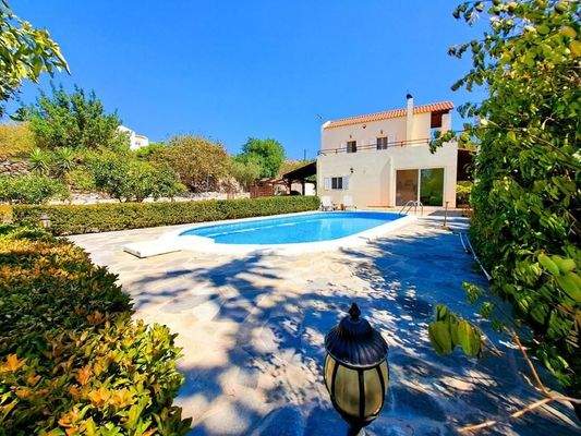 Kreta, Gavalochori: Charmante Landvilla mit drei Schlafzimmern und Pool zum Verkauf