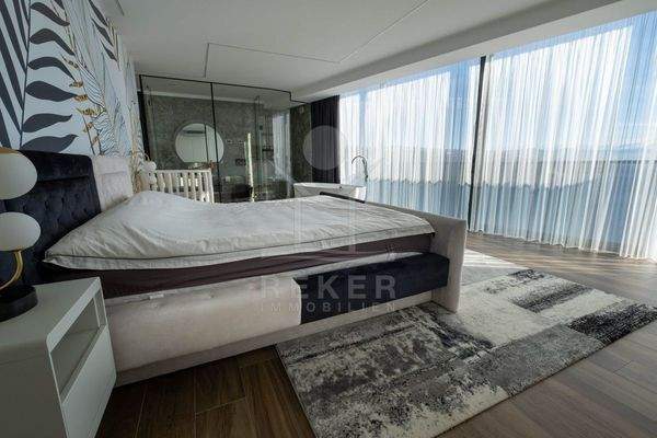 Oben: Master Bedroom