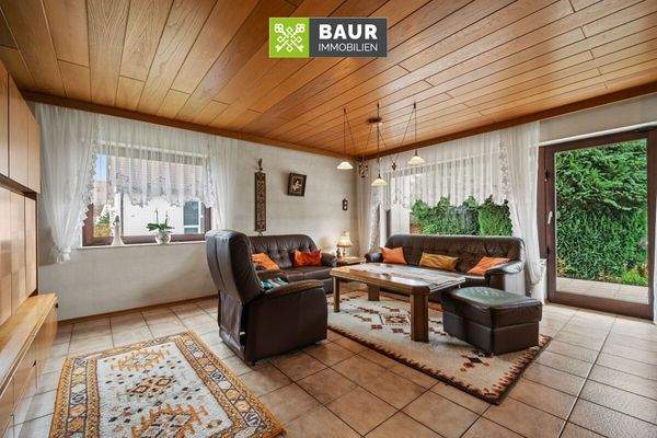 Wohnbereich mit Zugang zur Terrasse