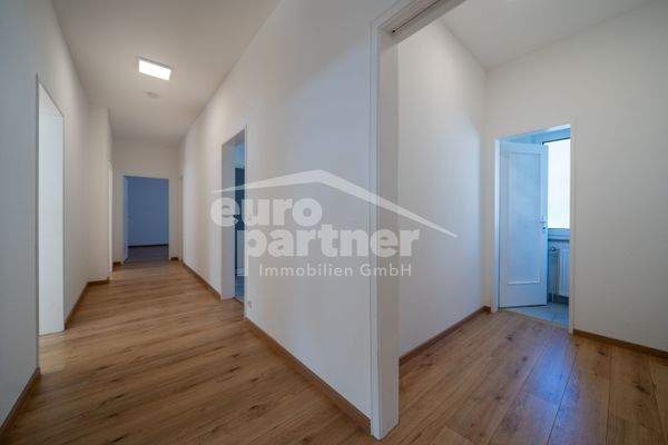 Flur/ Eingangsbereich II (Wohnung OG)