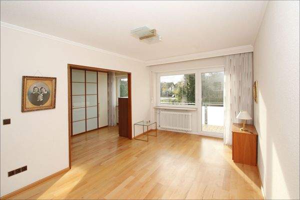 Schlazimmer mit angrenzender Ankleide und Balkon