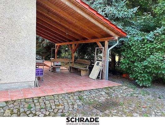 sonnen-und regengeschützt draußen verweilen