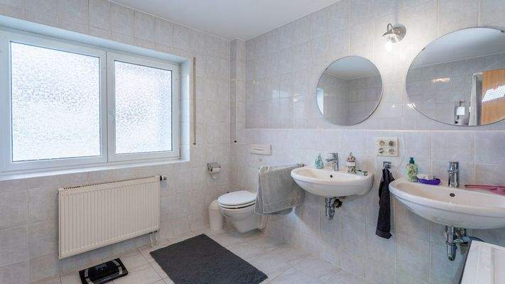 Wohnung EG Badezimmer