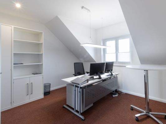 8. Büro.jpg