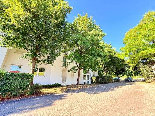 Grundstückszufahrt/Außenansicht