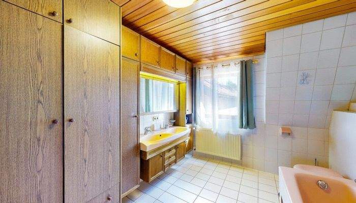 Badezimmer (Whg.1.OG)