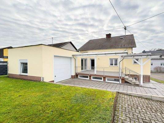 Garten und Rückansicht