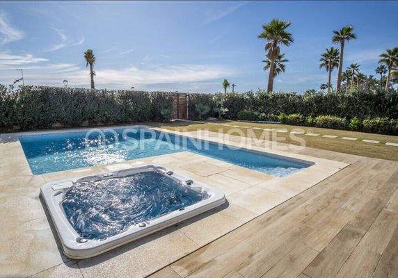 Move-In Ready Beachfront House in a Gated Complex in Marbella