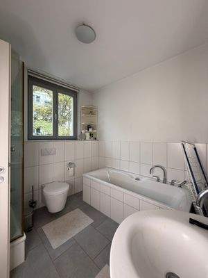 Dusch - u. Wannenbad 1. OG