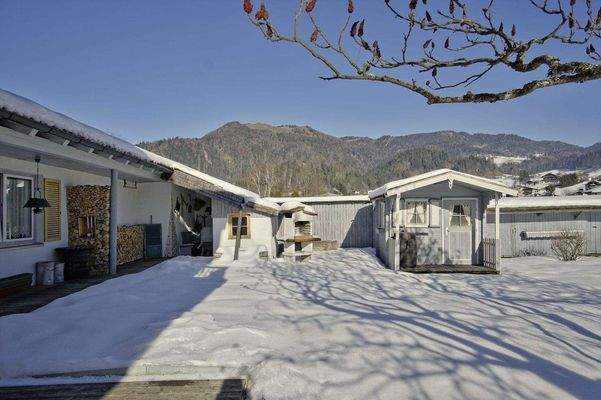 Garten mit Gartenhaus