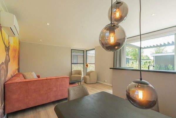 Luxus Wohnzimmer Chalet Schouwen Duin Mit Künstlerischem Wandgemälde004