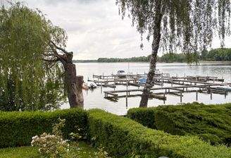Garten mit Blick zum Hafen 