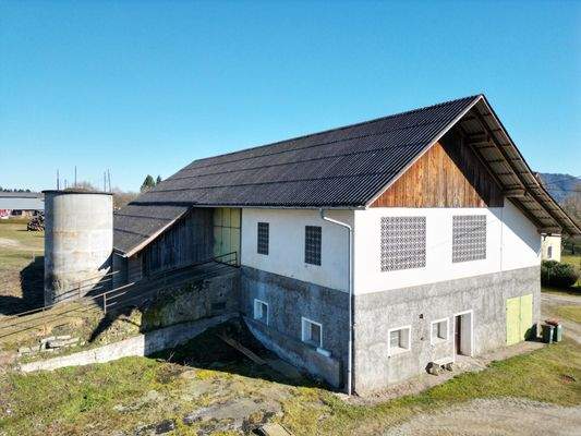 Stall-/Wirtschaftsgebäude