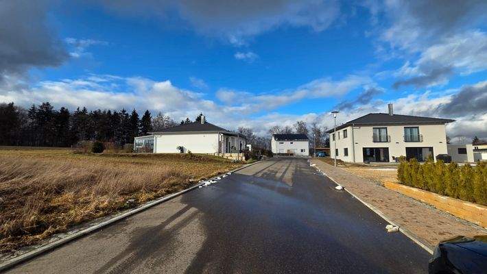 Bauplatz und Umgebung