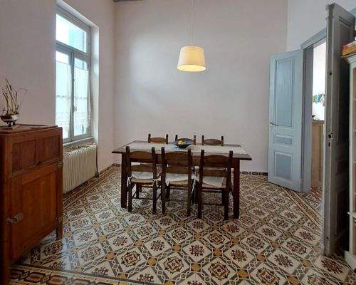 Kreta, Kalyves: Elegante neoklassizistische Villa am Meer zu verkaufen