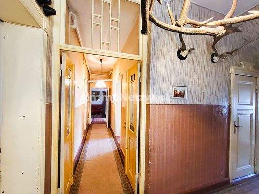 EG-Flurzugang in die Räumlichkeiten