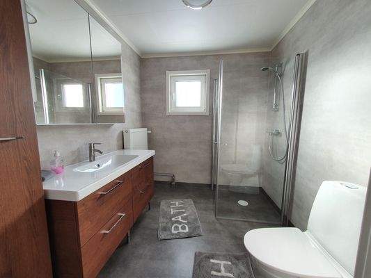 EG neues Duschbad.jpg