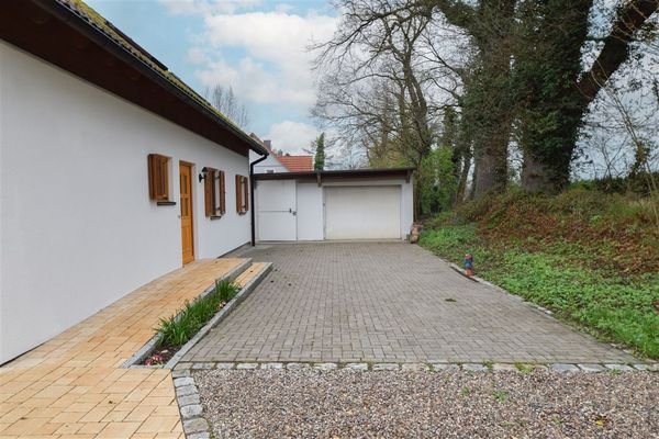 geräumige Garage