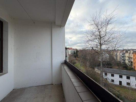 Balkon mit Stadtblick