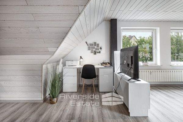 Offenes Wohnkonzept: "Officebereich" DG Maisonette-Wohnung