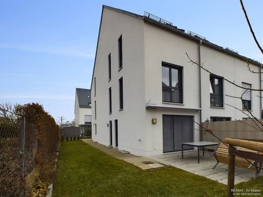 Terrasse mit Gartenteil 2