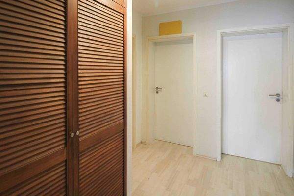 Flur mit Einbauschrank