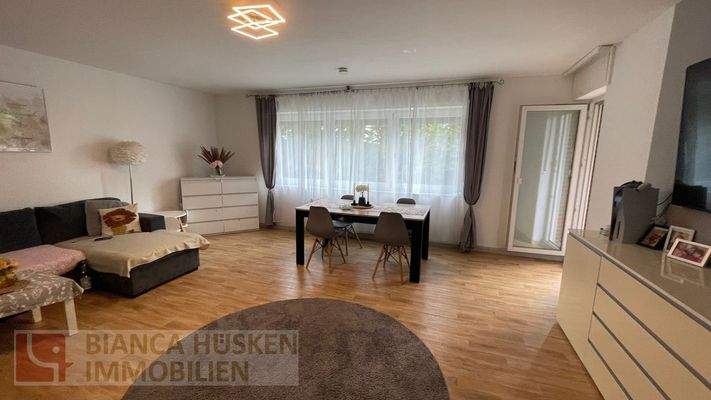 Großes Wohnesszimmer