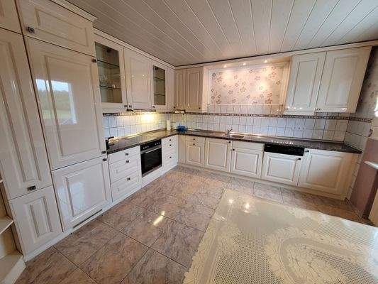 EG schöne, große Küche