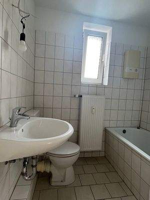 Badezimmer mit Badewanne