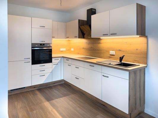 Moderne offene Einbauküche 