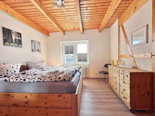 Schlafzimmer in DG-Wohnung