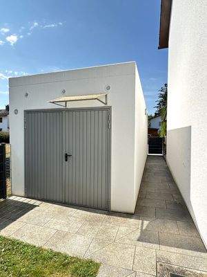 17. Garageneingang im Grundstück.jpg