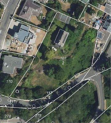 Großes, vielseitiges Baugrundstück